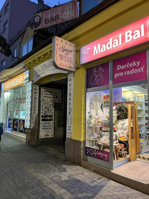 Апартаменти Bada Bing Plaza Братислава Екстер'єр фото